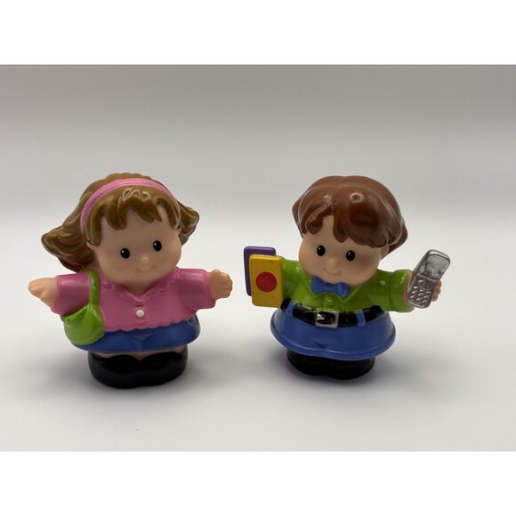Fisher Price Little People Family Lot Mom and Dad (2008) Retired - Picture 1 of 4